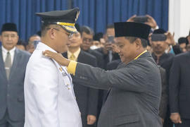 Dokumentasi Pelantikan PJ Wali Kota Tasikmalaya DR. Cheka Virgowansyah, S.S.TP., ME oleh Wakil Gu...