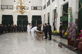 Dokumentasi Pelantikan Drs. H. Budi Budiman dan Drs. H. Muhammad Yusuf sebagai Wali Kota dan Waki...