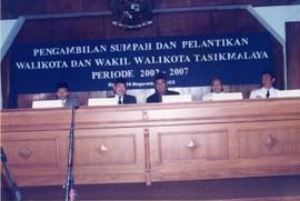 DOKUMENTASI PELANTIKAN Drs. H. BUBUN BUNYAMIN DAN Drs. H. SYARIF HIDAYAT M.SI SEBAGAI WALI KOTA D...