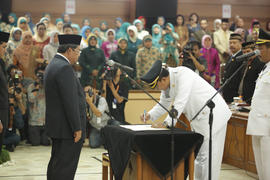 Pelantikan Drs. H. Budi Budiman dan Ir. H. Dede Sudrajat MP sebagai Wali Kota dan Wakil Wali Kota...