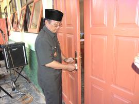 PERESMIAN KEGIATAN PEMBANGUNAN SD KARANGSAMBUNG I KECAMATAN CIBEUREUM  4